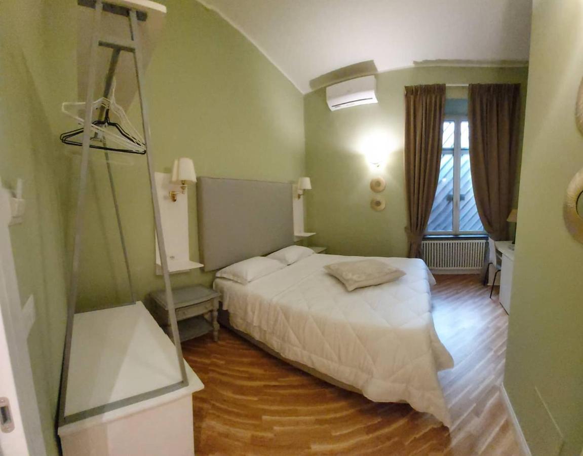 Double or Twin Room,1037132119:JPEG